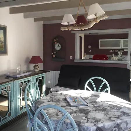 Tatil Evi A Pied, 300m De La Et 500m Du Village *