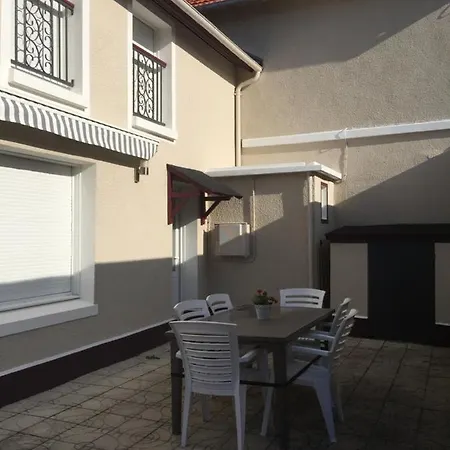 A Pied, 300m De La Et 500m Du Village Tatil Evi Villers-sur-Mer