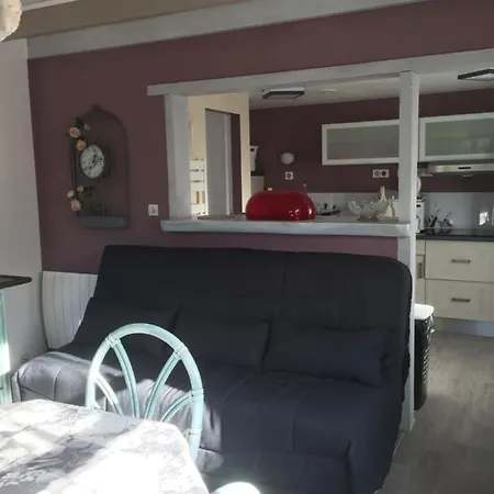 A Pied, 300m De La Et 500m Du Village Dom wakacyjny