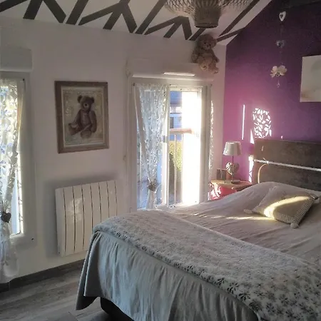 A Pied, 300m De La Et 500m Du Village Casa de Férias *