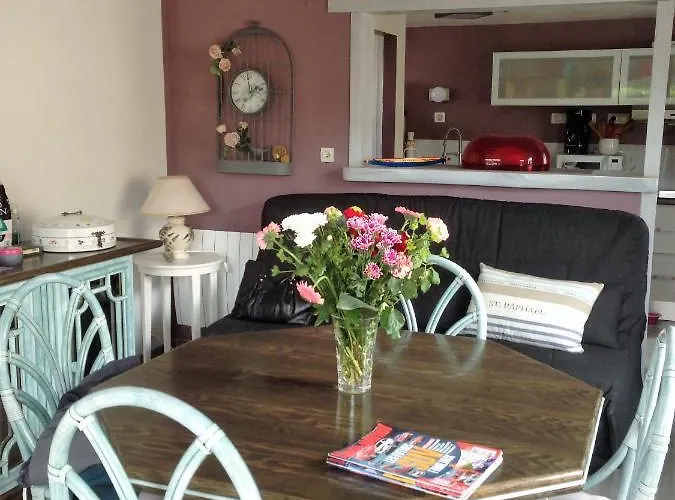 A Pied, 300m De La Et 500m Du Village Ferienhaus