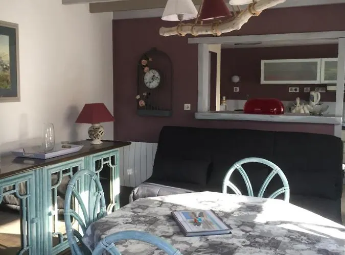 Ferienhaus A Pied, 300m De La Et 500m Du Village *