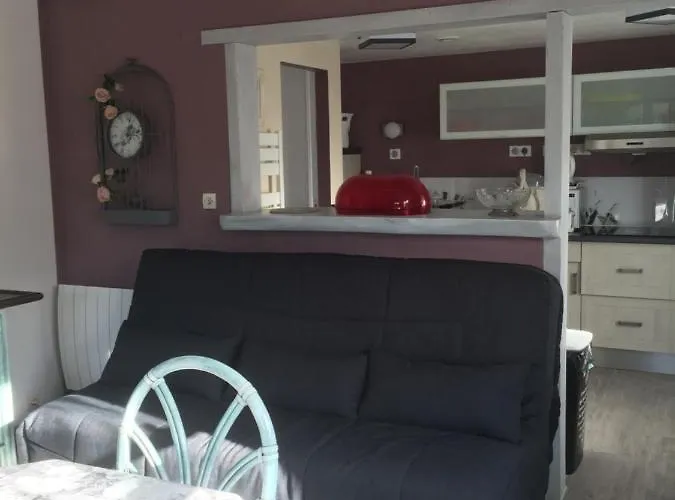 A Pied, 300m De La Et 500m Du Village Ferienhaus