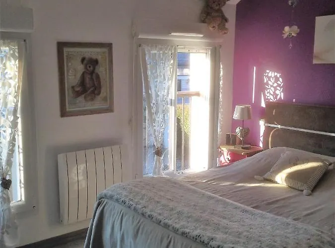 A Pied, 300m De La Et 500m Du Village Ferienhaus *