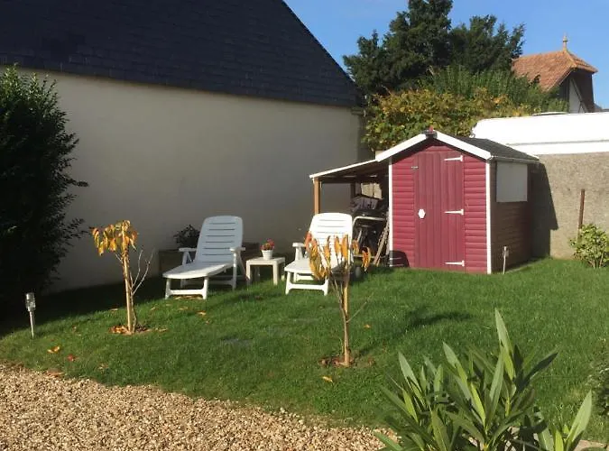 A Pied, 300m De La Et 500m Du Village Villers-sur-Mer